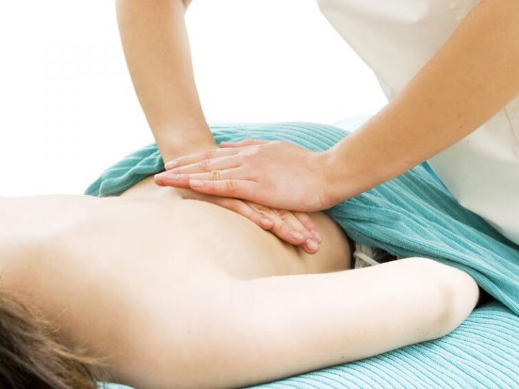 Xoa bóp cột sống thắt lưng