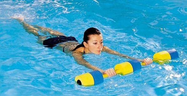 Bơi lội để ngăn ngừa thoái hóa xương cột sống ngực